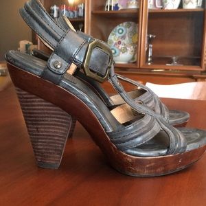 Frye grey leather sandals “Sage Trapunto” size 9